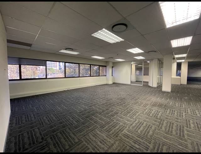 1,604M² OFFICE TO LET IN SANDTON CENTRAL